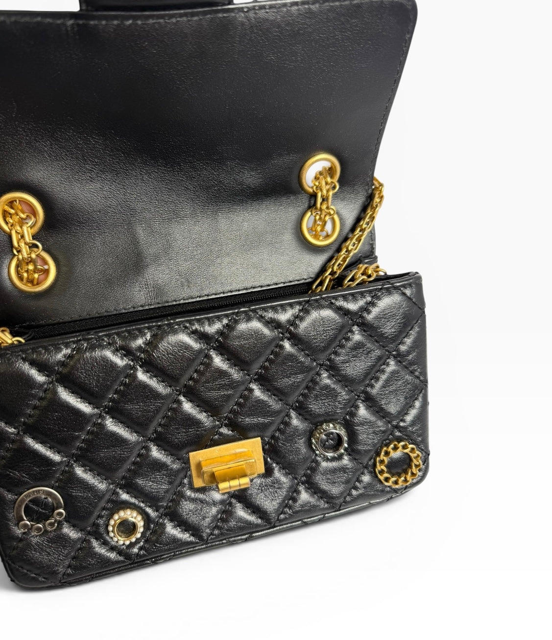 Chanel Reissue 224 Black Calfskin Crystal Charms T7821