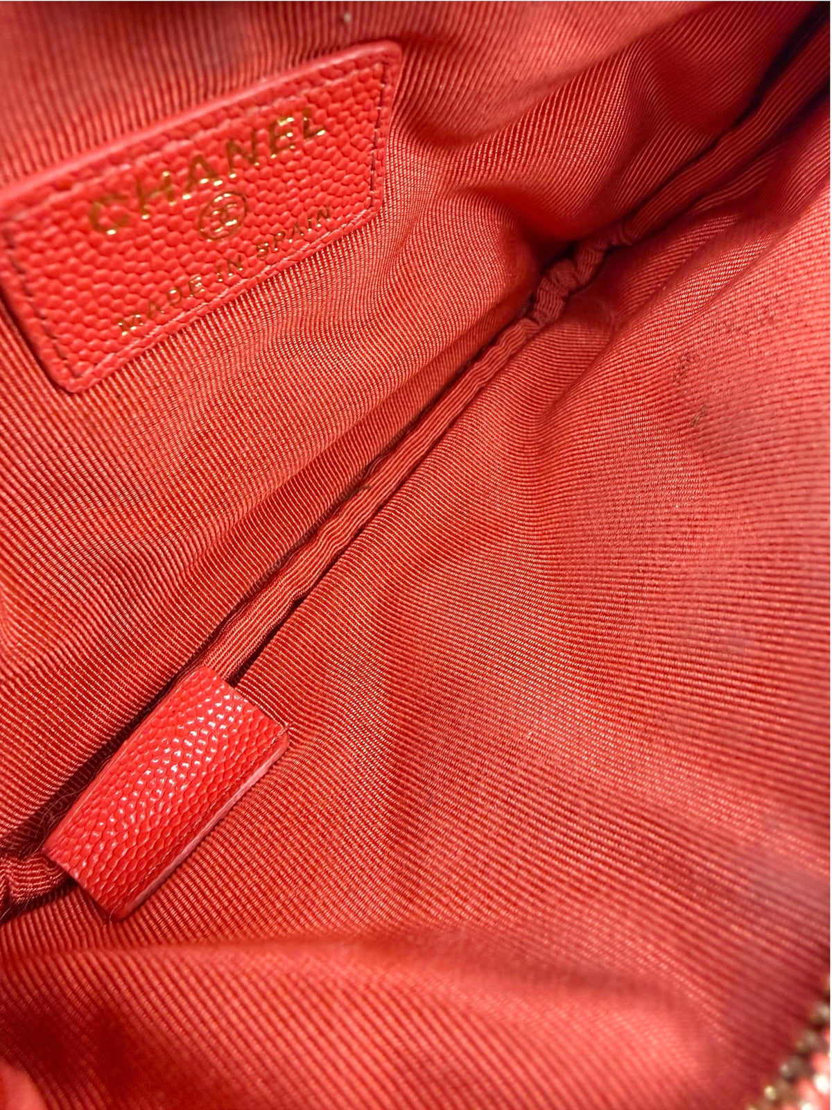 Change Red Caviar Mini O Case T8957