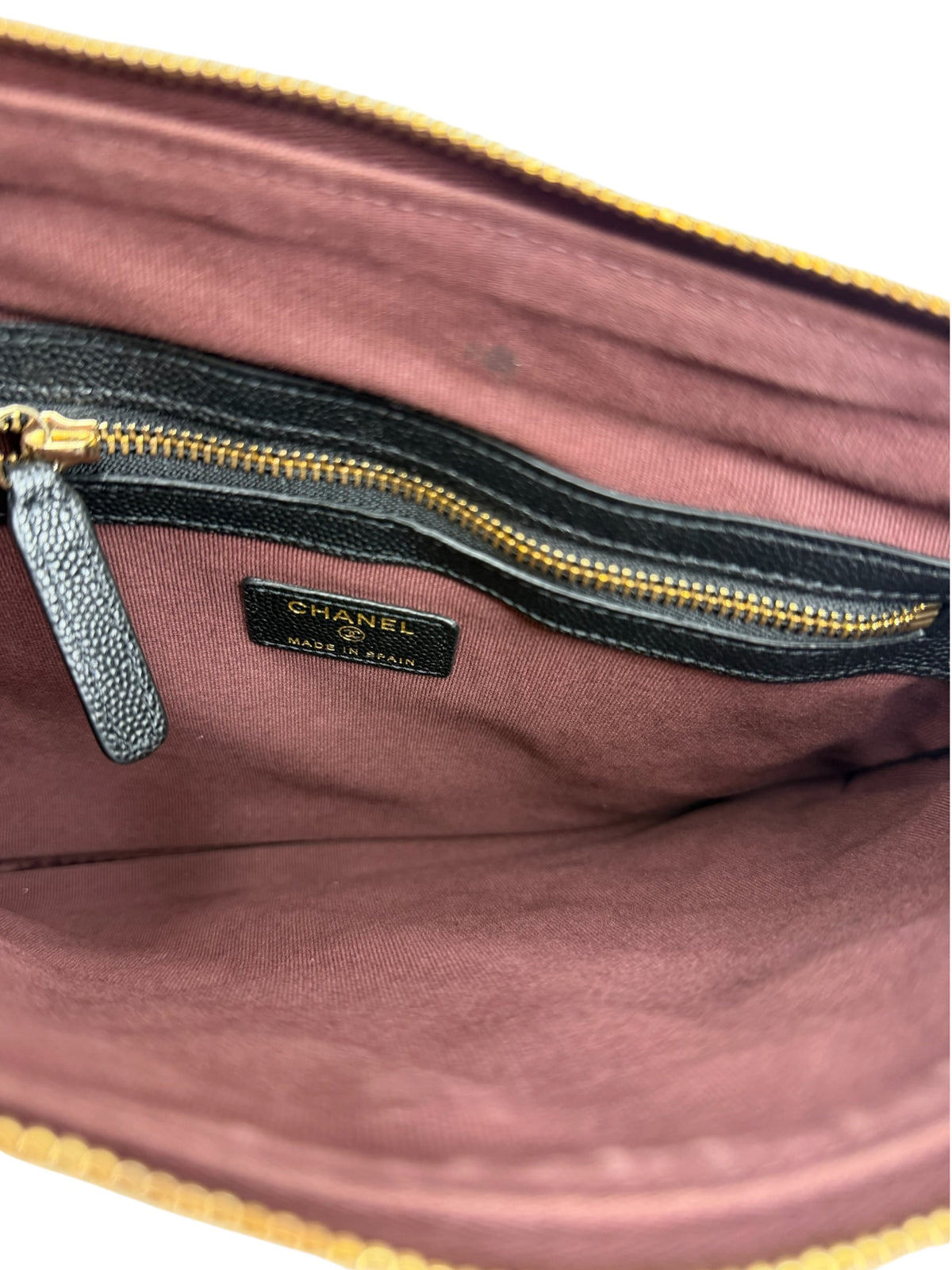 Chanel Black Caviar Medium O Case T9168