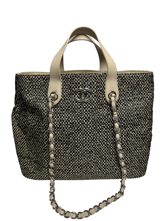 chanel tote shw