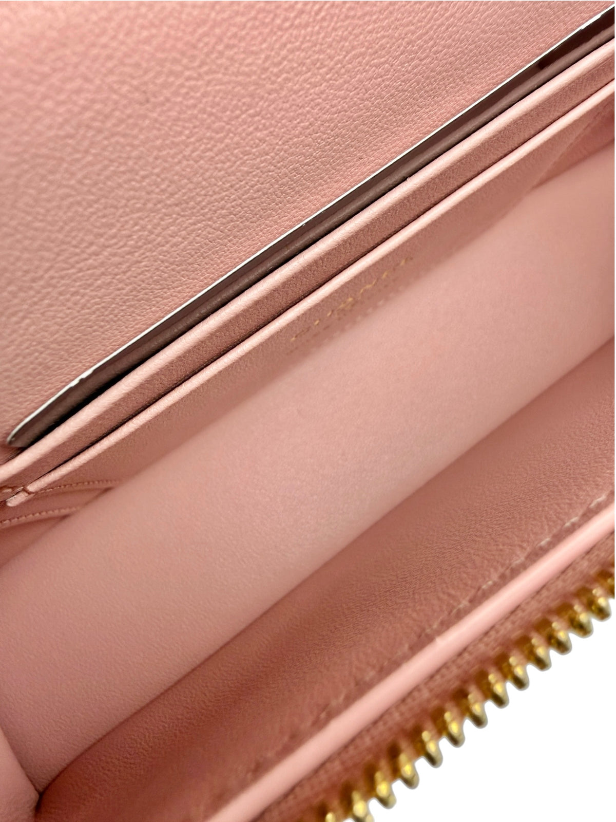 Chanel Pink Crocodile Embossed Top Handle Slim Vanity T9141